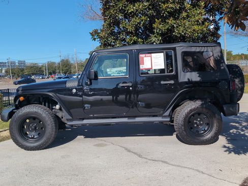 Used 2017 Jeep Wrangler Unlimited Sport w/ Mopar Black Appearance Group image 7