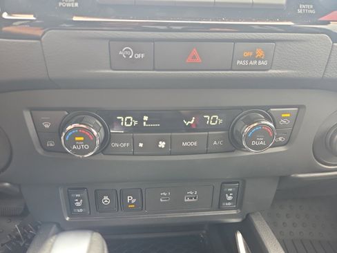 Used 2024 Nissan Frontier SV w/ SV Convenience Package RWD image 22