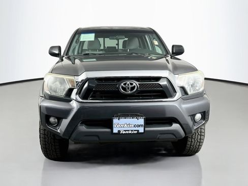 Used 2014 Toyota Tacoma PreRunner w/ SR5 Package RWD image 2