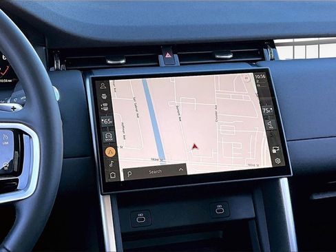 Used 2025 Land Rover Discovery Sport S image 9