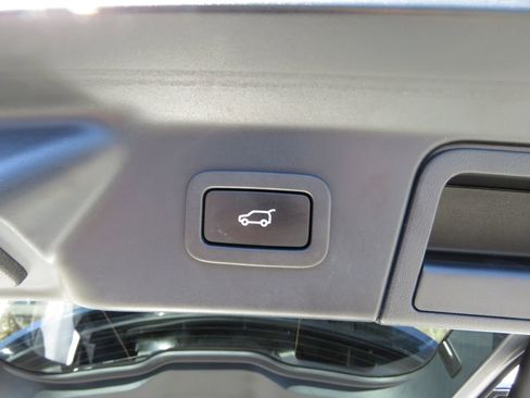 Used 2021 Land Rover Range Rover Velar R-Dynamic S AWD/4WD image 18