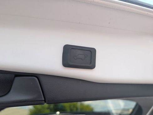 Used 2025 Toyota RAV4 XSE w/ Weather Package AWD/4WD image 9