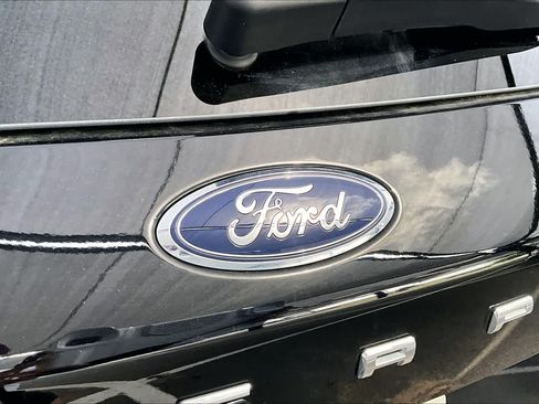 Used 2023 Ford Escape Platinum w/ Premium Technology Package AWD/4WD image 31