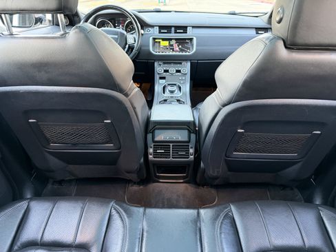Used 2019 Land Rover Range Rover Evoque SE Premium image 17