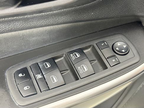 Used 2022 Jeep Cherokee Latitude Lux AWD/4WD image 17
