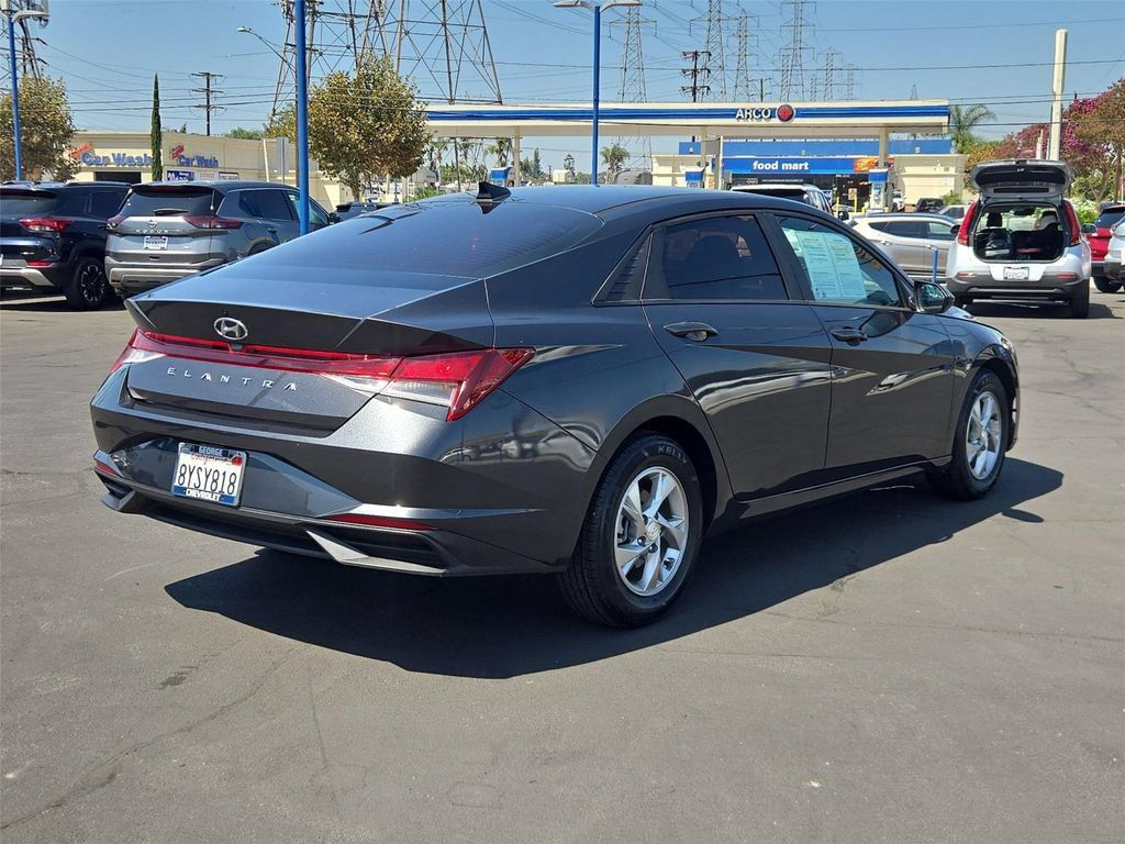 Used 2022 Hyundai Elantra SE w/ Cargo Package FWD image 27