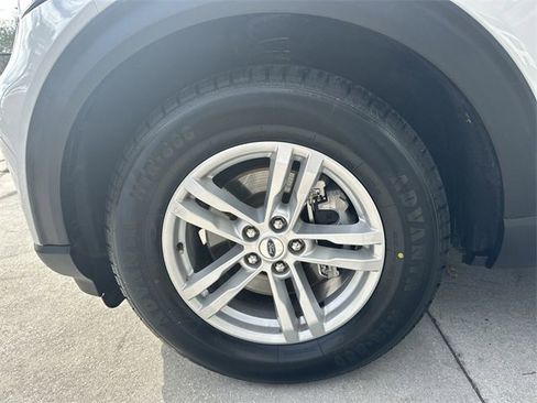 Used 2024 Ford Explorer XLT w/ Equipment Group 202A image 19