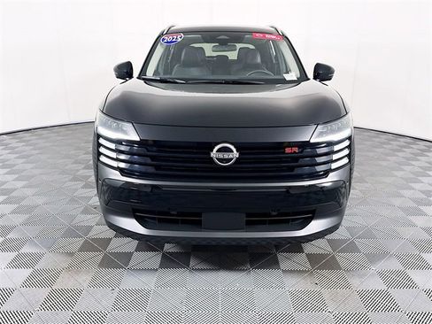 Certified 2025 Nissan Kicks SR image 2