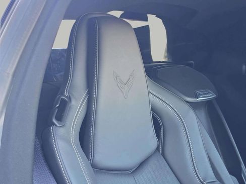 Used 2022 Chevrolet Corvette Stingray Coupe w/ Z51 Performance Package RWD image 11