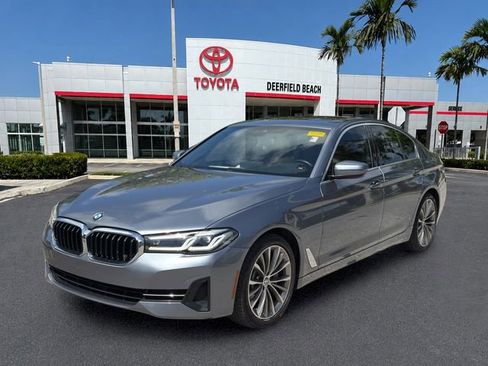 Used 2021 BMW 530i w/ Convenience Package RWD image 3