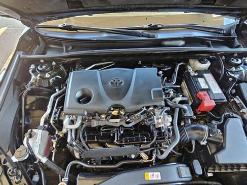 Used 2024 Toyota Camry SE image 10