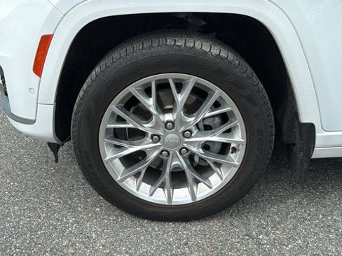 Certified 2021 Jeep Grand Cherokee L Summit w/ MOPAR Finishing Package AWD/4WD image 11