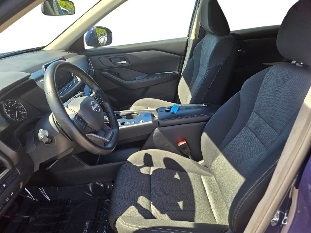 Used 2025 Nissan Rogue SV FWD image 17