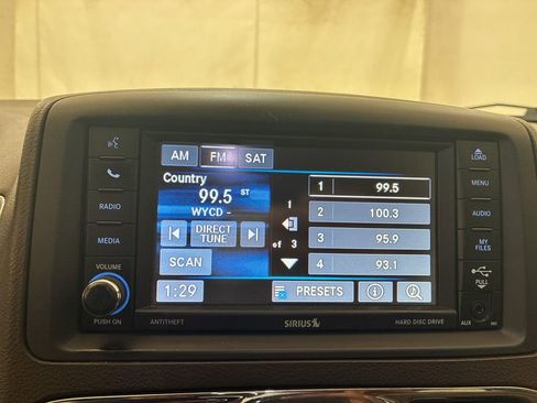 Used 2016 Chrysler Town & Country Touring w/ Driver Convenience Group FWD image 15