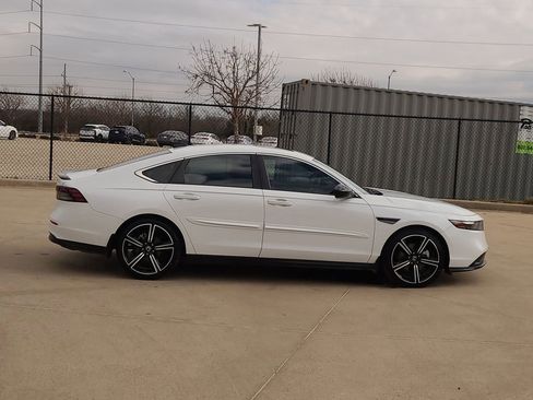 Used 2023 Honda Accord Sport image 4