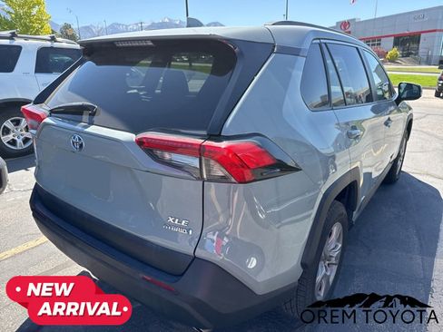 Used 2023 Toyota RAV4 XLE AWD/4WD image 2