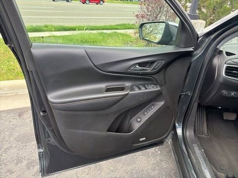 Used 2019 Chevrolet Equinox Premier image 16