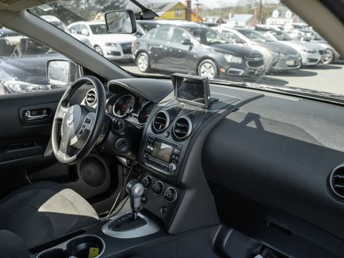 Used 2011 Nissan Rogue SV image 12