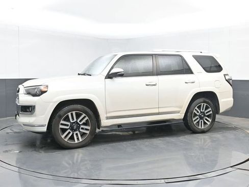 Used 2018 Toyota 4Runner Limited AWD/4WD image 6