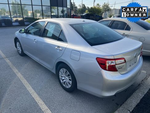 Used 2014 Toyota Camry LE FWD image 3