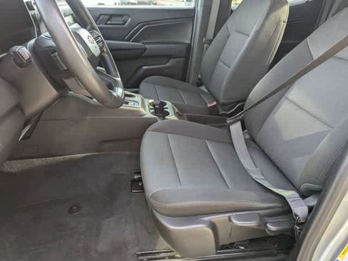 Used 2024 Chevrolet Colorado W/T image 15