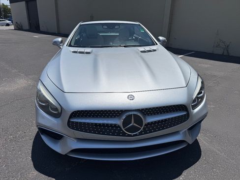 Used 2017 Mercedes-Benz SL 550 w/ Driver Assistance Package image 4