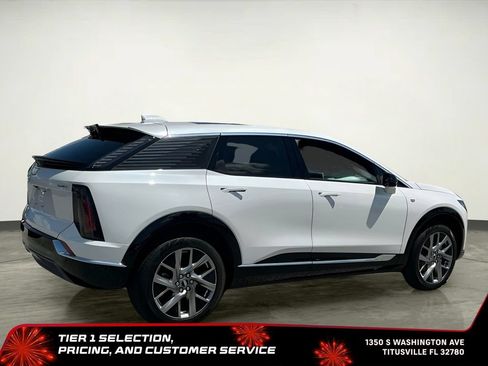 Used 2025 Cadillac Optiq Luxury 2 w/ LPO, Floor Liner Package AWD/4WD image 13