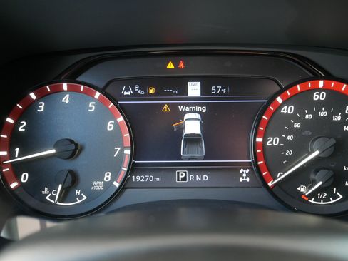 Certified 2024 Nissan Frontier PRO-4X w/ Pro Convenience Package AWD/4WD image 21