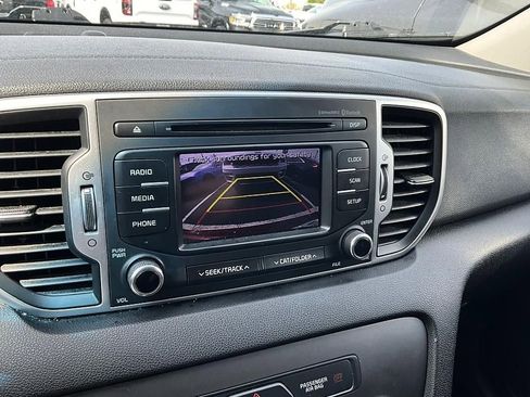 Used 2018 Kia Sportage LX AWD/4WD image 19