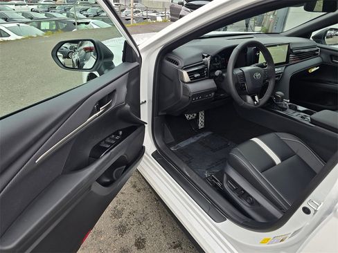 New 2026 Toyota Camry Hybrid image 19