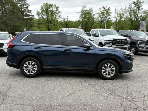 Used 2025 Honda CR-V LX image 3