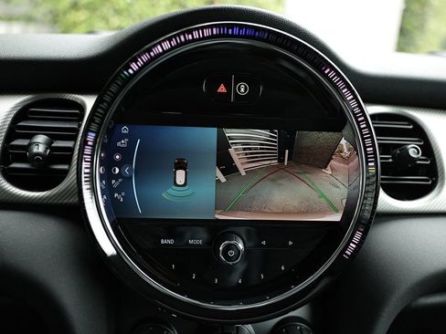 Used 2024 MINI Cooper 2-Door Hardtop FWD image 33