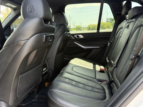 Used 2022 BMW X5 xDrive40i w/ Premium Package AWD/4WD image 12