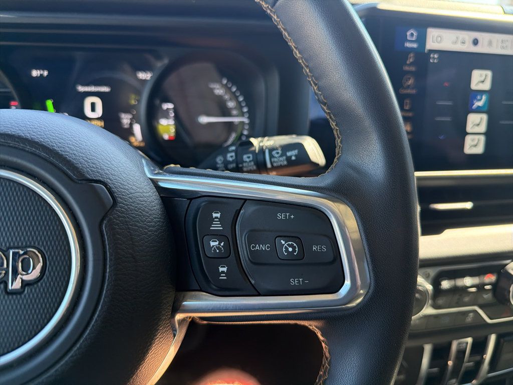 Used 2024 Jeep Wrangler Unlimited Sahara AWD/4WD image 33
