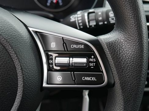 Used 2022 Kia Seltos LX image 16