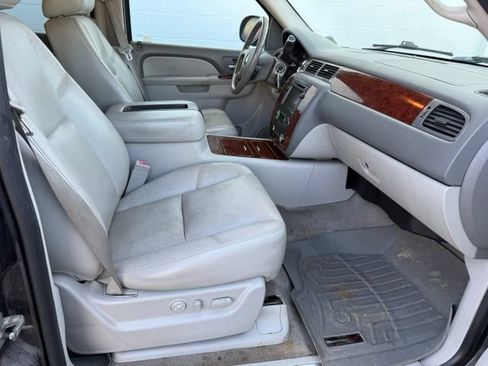 Used 2010 Chevrolet Tahoe LTZ AWD/4WD image 23