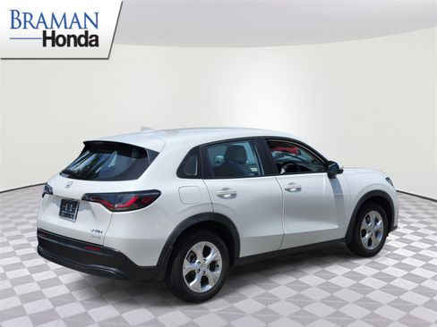 Certified 2024 Honda HR-V LX image 4