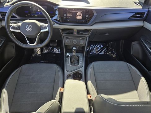 Used 2022 Volkswagen Taos SE w/ Driver Assistance Package image 14