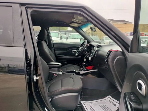 Used 2015 Kia Soul + image 27