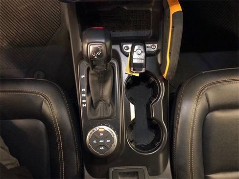 Used 2024 Ford Bronco Badlands image 23