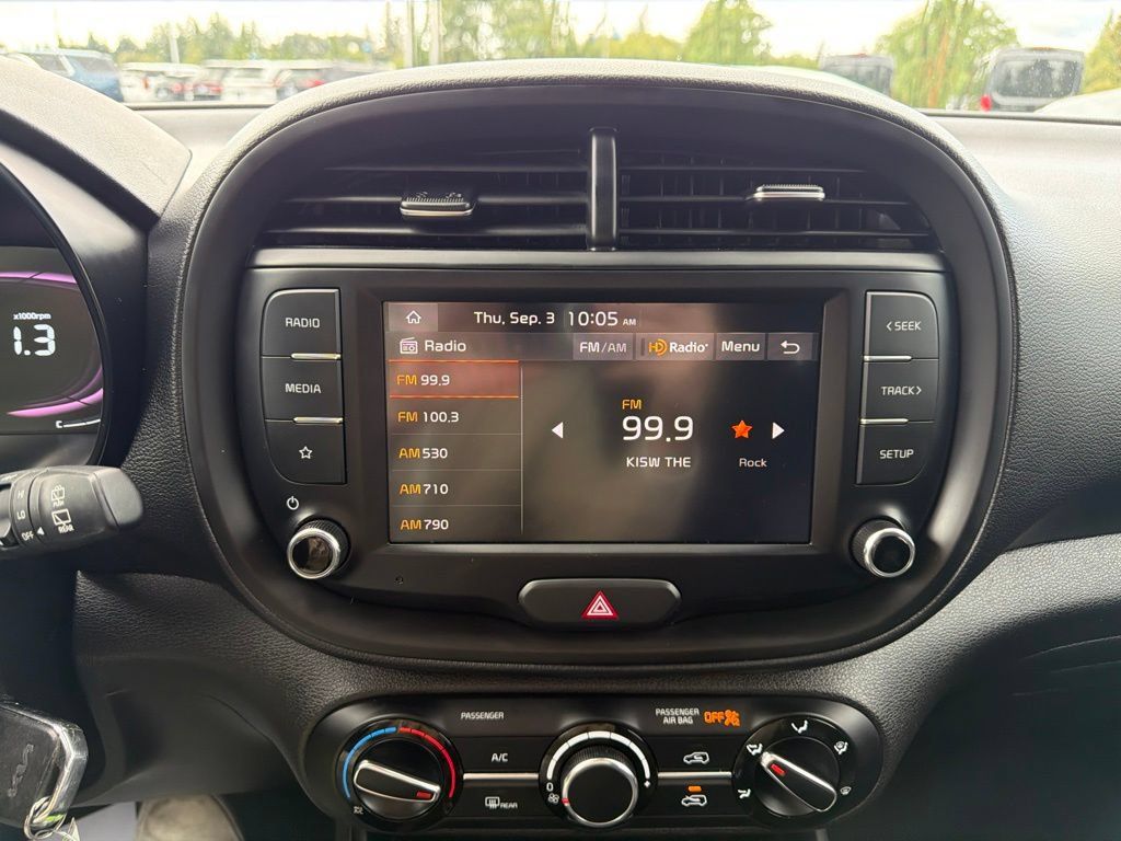 Used 2023 Kia Soul LX FWD image 12