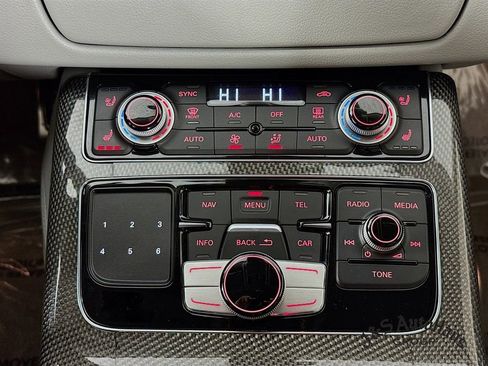 Used 2015 Audi S8 image 19