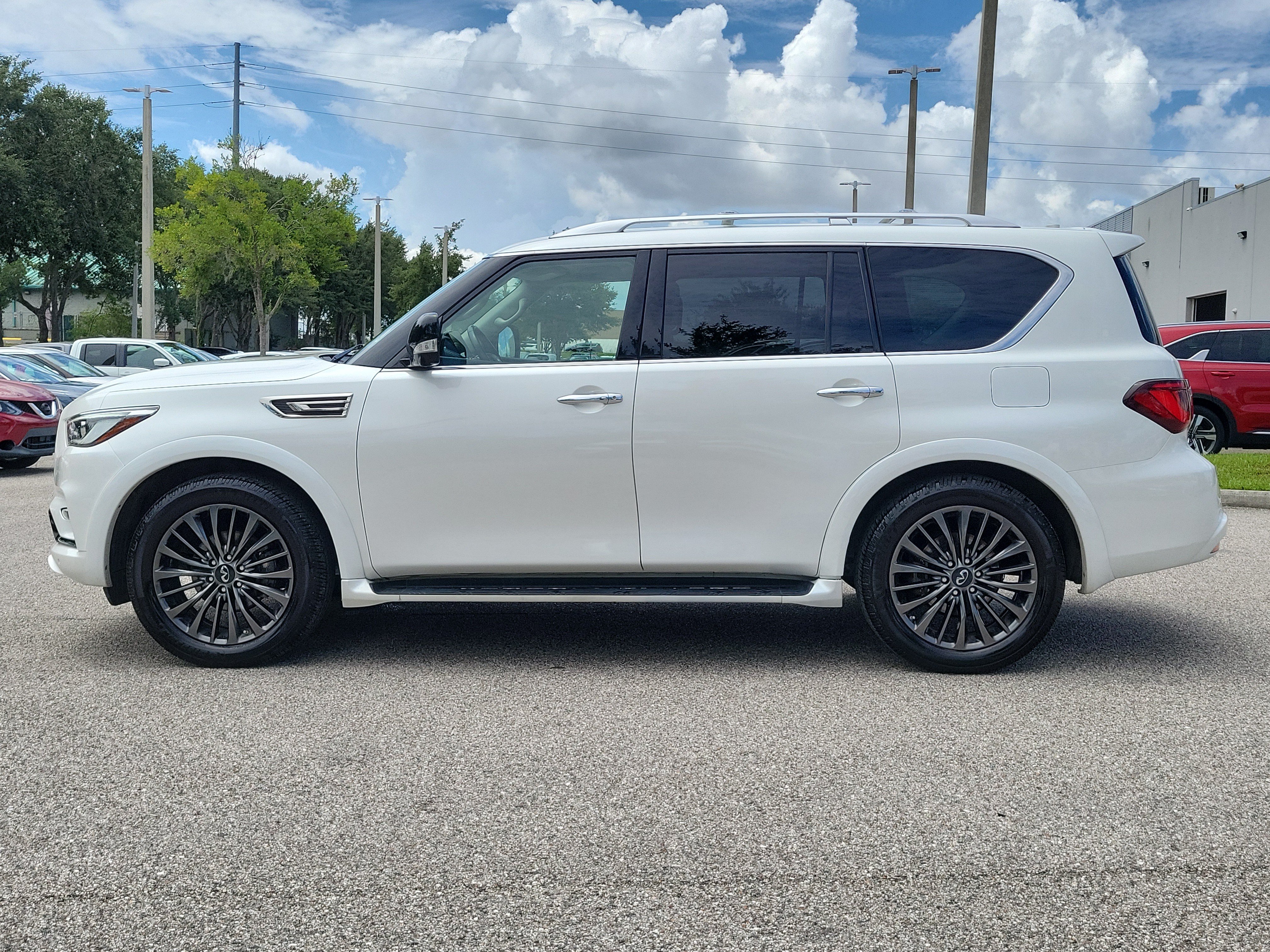 Used 2023 INFINITI QX80 Premium Select w/ Cargo Package AWD/4WD image 9