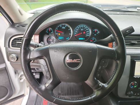 Used 2014 GMC Sierra 2500 SLT w/ Suspension Package, Off-Road image 21