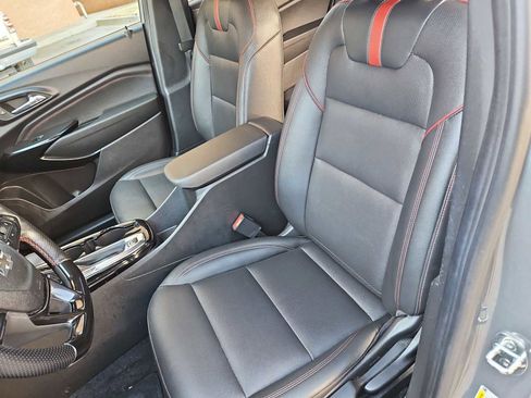 Certified 2024 Chevrolet Trax RS image 17