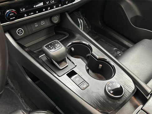 Certified 2023 Nissan Rogue SV w/ SV Premium Package image 15