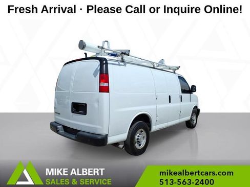 Used 2021 Chevrolet Express 3500 w/ Driver Convenience Package RWD image 7