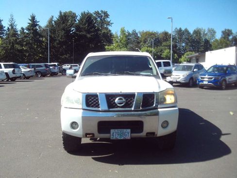 Used 2004 Nissan Titan LE AWD/4WD image 8