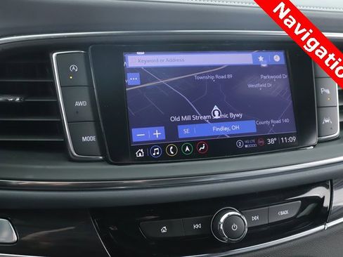 Used 2024 Buick Enclave Essence image 5