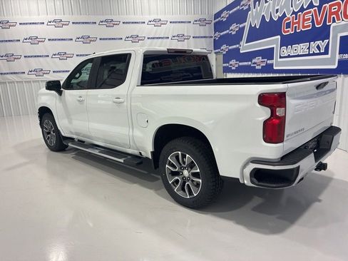 Used 2022 Chevrolet Silverado 1500 LT w/ Z71 Off-Road Package AWD/4WD image 4